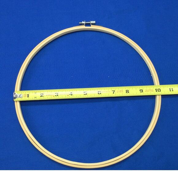 Wooden Embroidery Hoops Multi Size Set of 3 Screw top - Picture 6 of 7